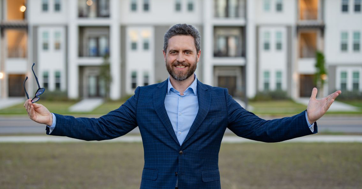 The Modern Real Estate Agent: Mastering the Art of Buying, Selling, and Building Relationships